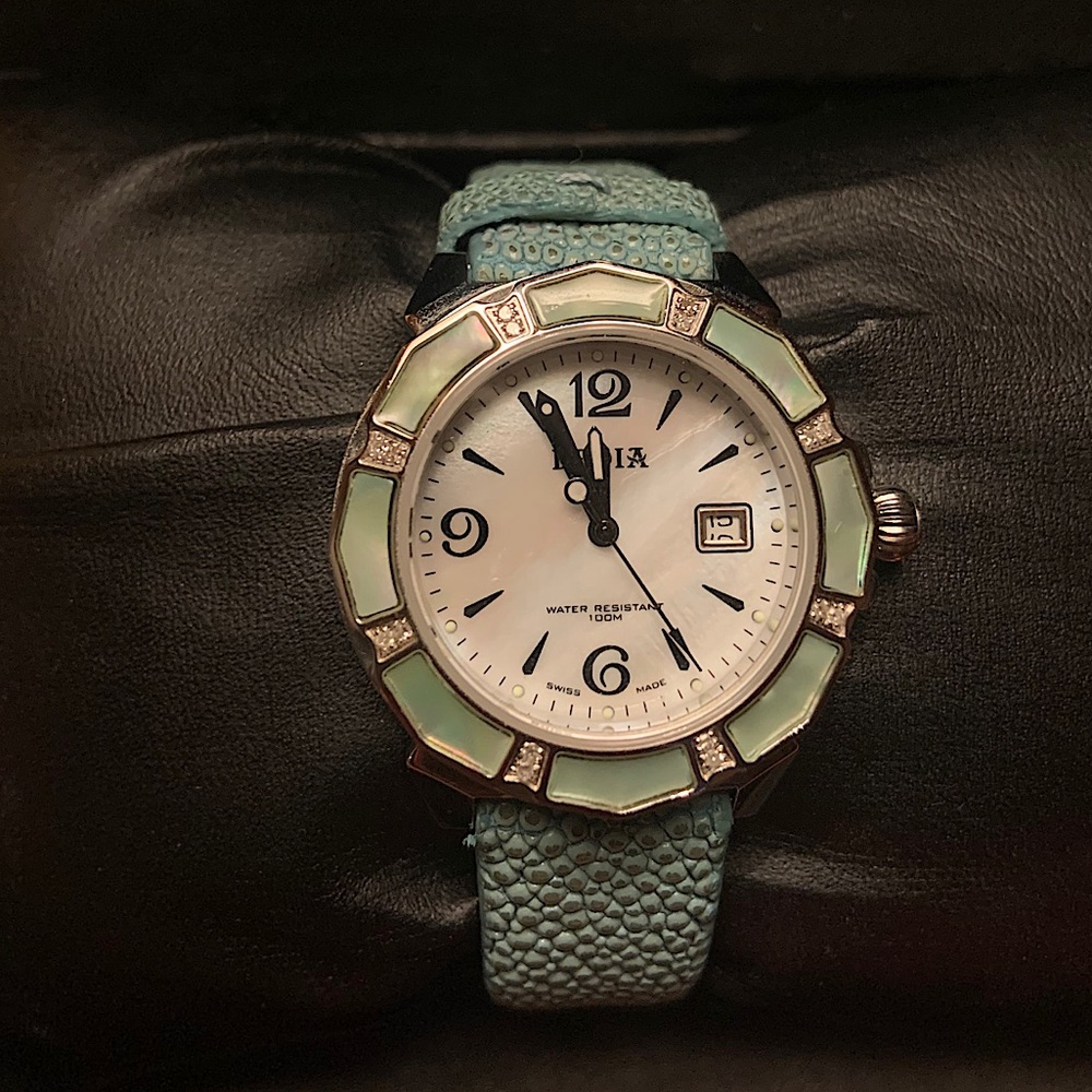 Dedia Mother of Pearl watch